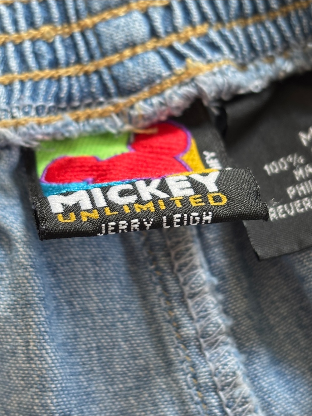 Vintage 90s Women’s Denim Mickey Mouse Elastic Waist Embroidered Shorts Relaxed - Picture 12 of 13